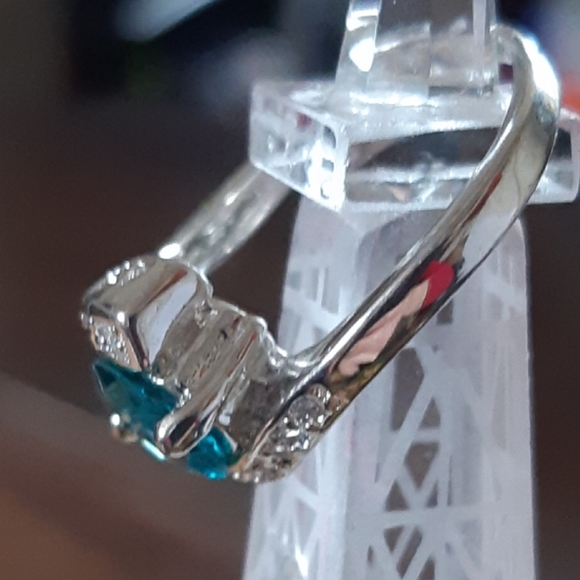💎 Oval Facetted Blue Stone Silver Cocktail Ring - Picture 4 of 6